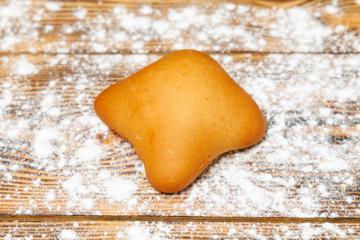 Пирожок с картошкой и луком 100 гр — фото 1 из 2